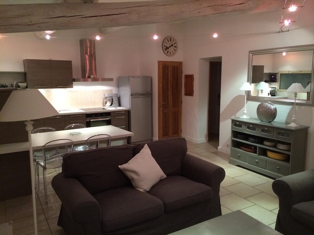 Mas Des Limites Bed & Breakfast Rognonas Oda fotoğraf