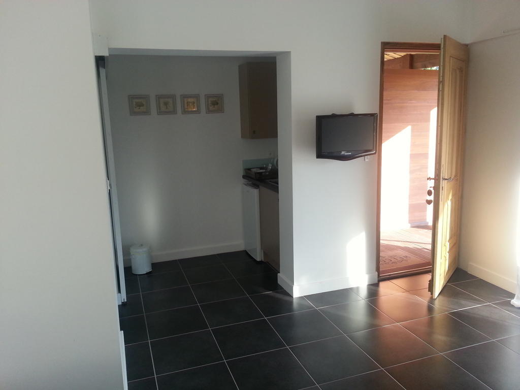 Mas Des Limites Bed & Breakfast Rognonas Oda fotoğraf