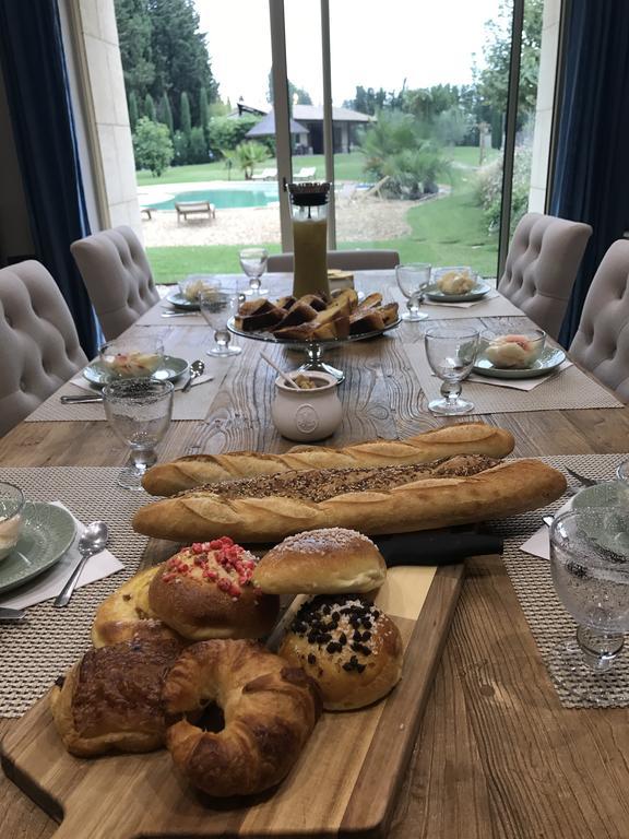 Mas Des Limites Bed & Breakfast Rognonas Dış mekan fotoğraf