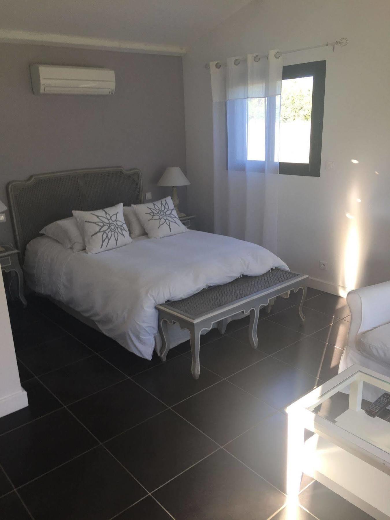 Mas Des Limites Bed & Breakfast Rognonas Dış mekan fotoğraf