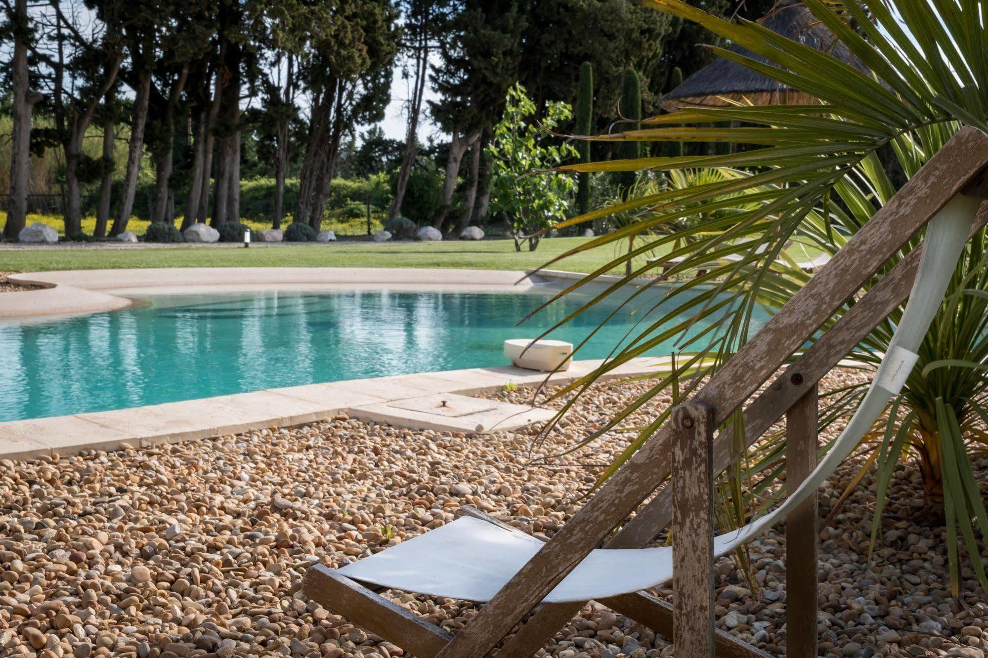 Mas Des Limites Bed & Breakfast Rognonas Dış mekan fotoğraf